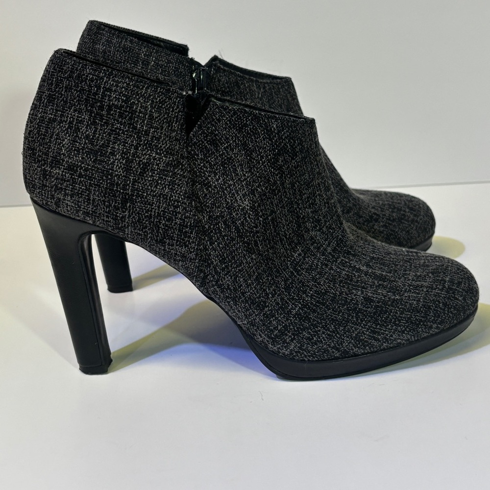 Kelly & Katie - Elegant Black and Gray Ankle Boots